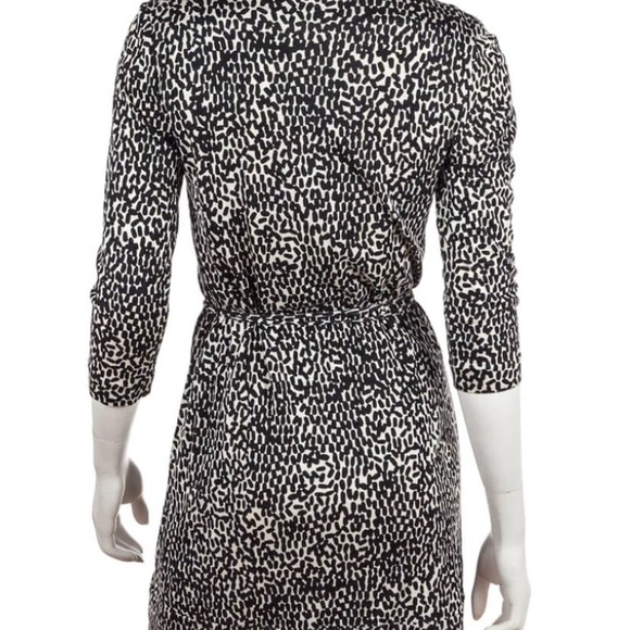*SOLD*  - Diane Von Furstenberg Naoki Wrap Dress - size 6 - Picture 3 of 5